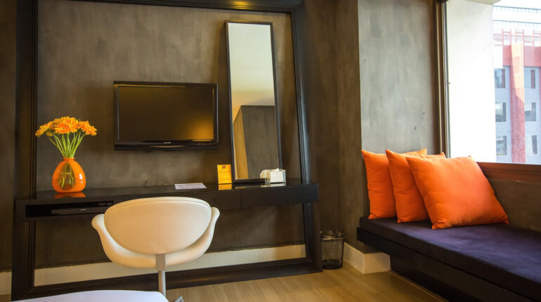 Deluxe Room Windows View